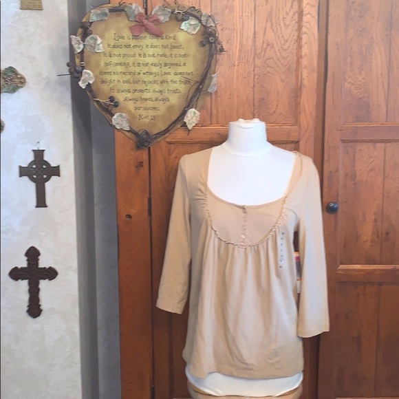 Jones New York Tops - 🆕Tan Henley type Top🌿JONES NY Sport 3/4 Sleeve